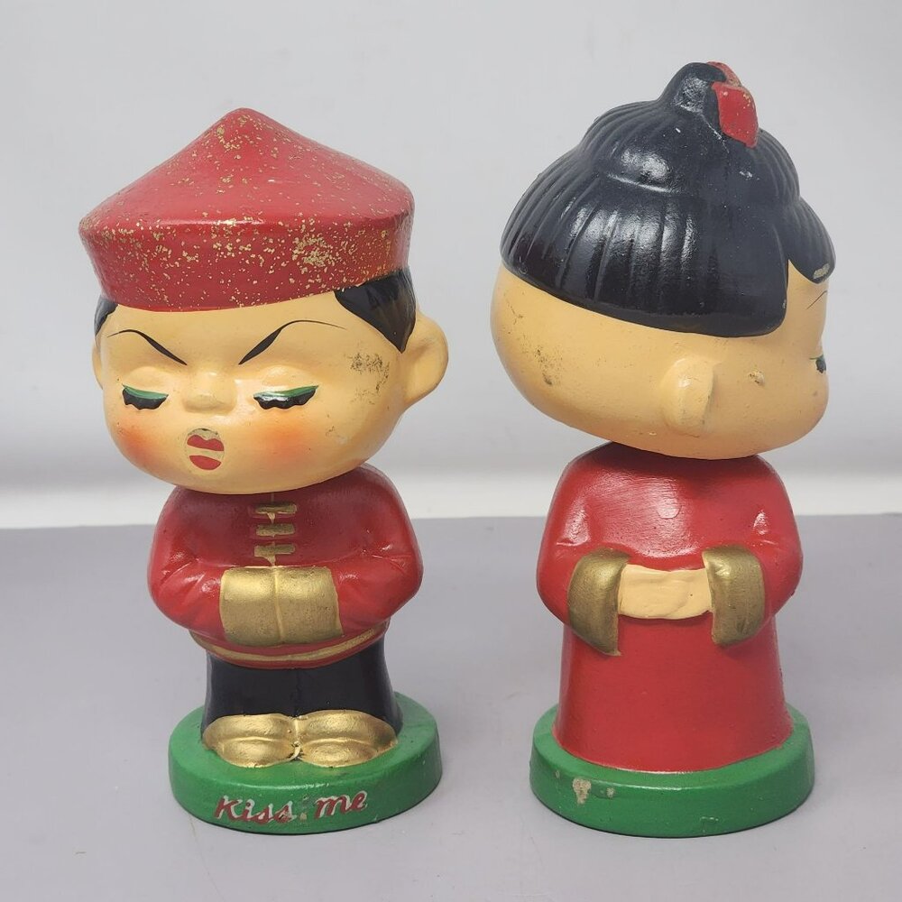 Vintage Magnetic Kissing‎ Couple Figurines Hand-Painted Retro Bobble Head